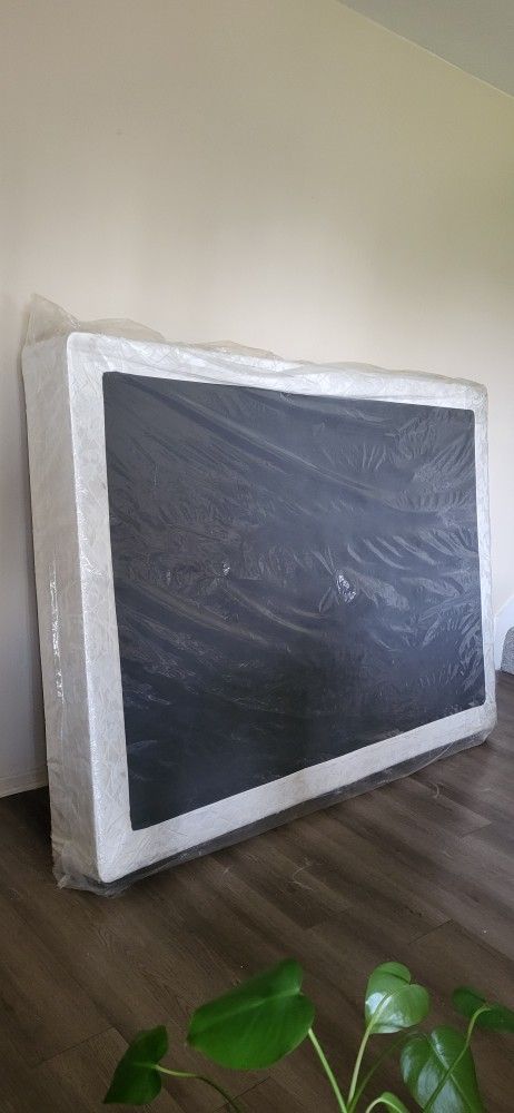 Free FULL Size Box Spring