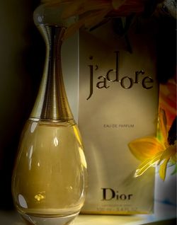 Dior Jadore Eau de Parfum 100ml.