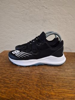 New Balance 4040v6 Turf Athletic Running Shoes 
Boy's Size US 4