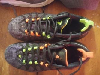 Michael Jordan boys tennis shoes us 6