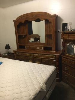 Mirrored Queen Bed Set, Mattress And Box Spring Included 