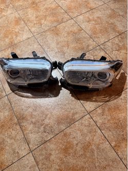 2021 Toyota Tacoma OEM Headlights - $170