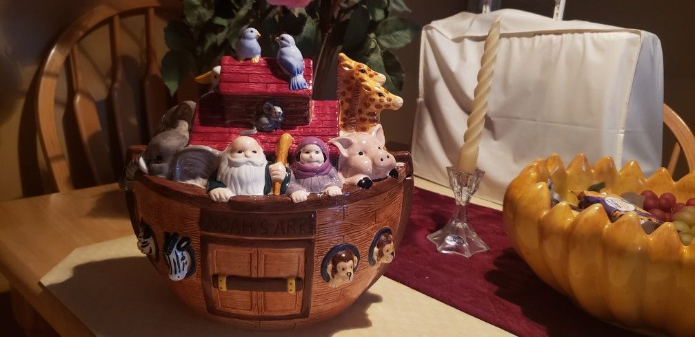 Collectible Cookie Jar-Harry And DAVID China-Noah's ARK