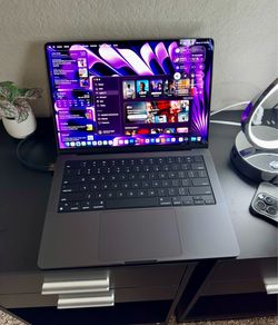 MacBook Pro 💻 M4.   512G