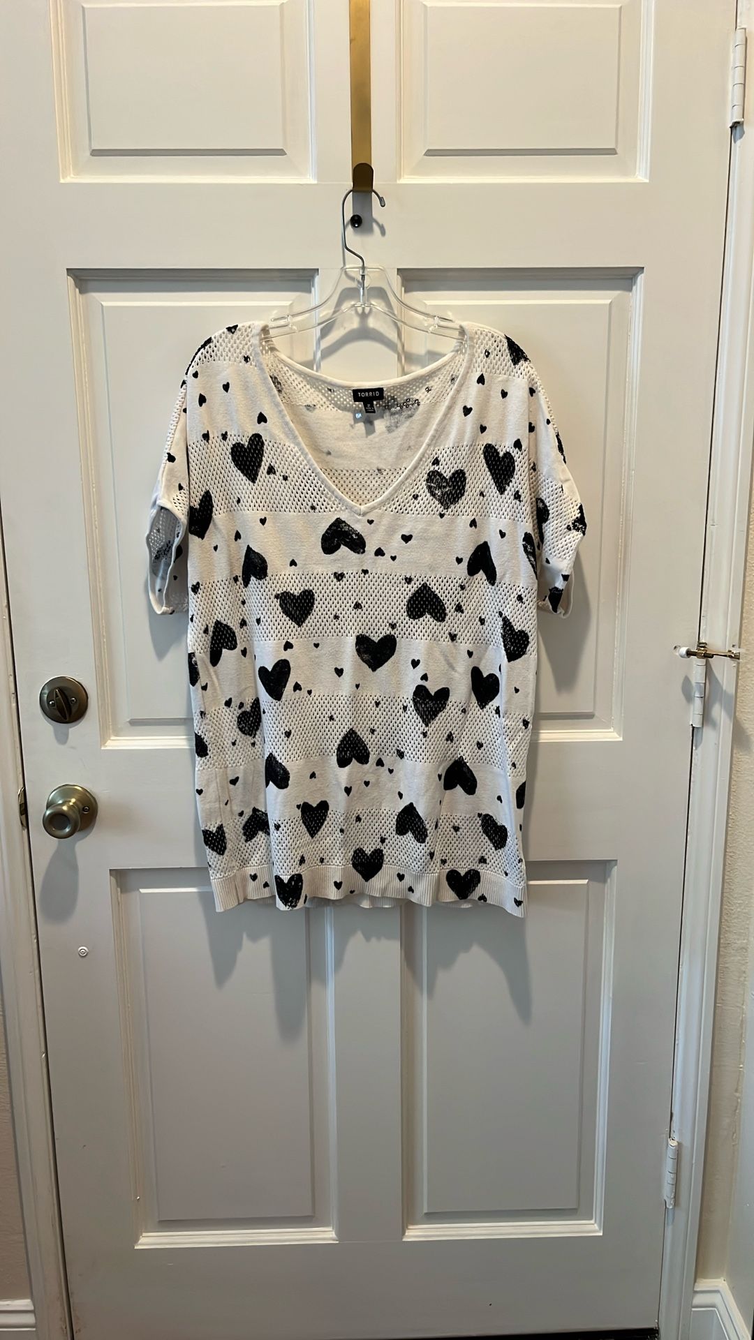 Torrid women’s plus size top-size 2 (XXL)? White with black hearts
