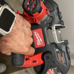 M12 Mini Milwaukee Bandsaw (fuel)