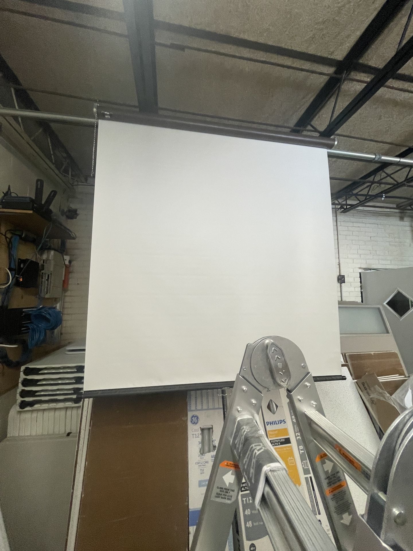 Projector Screen