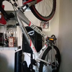  Specialized   Stump Jumper... (Fireproof Tires )