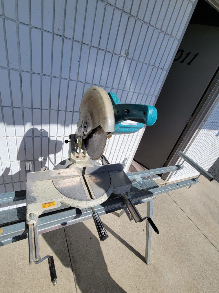 Makita Miter Saw With Stand