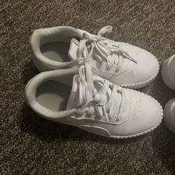 Puma Girls Sneaker Size 3 (FREE!!!!)