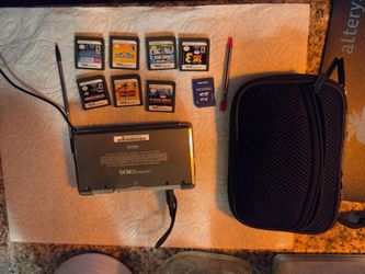 Nintendo 3DS Bundle with 7 Games and Case