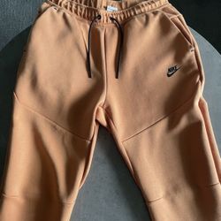 Nike Tech Fleece Joggers | Men’s L | Orange 