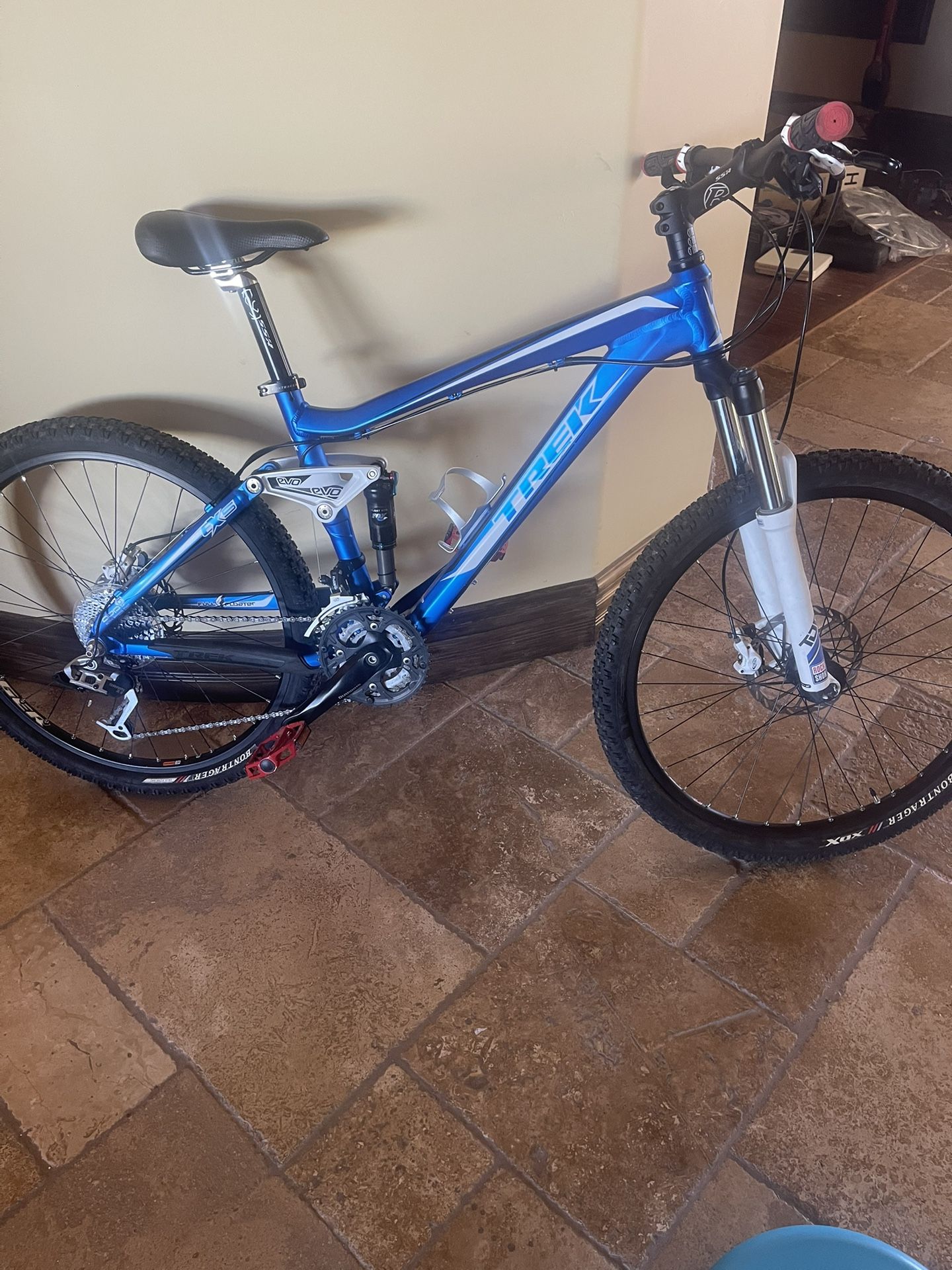 Trek Fuel EX 5 Full Suspension Mountain Bike