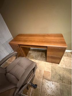 Solid Wood Grain Computer Desk with Pull-Out Keyboard Tray & Storage