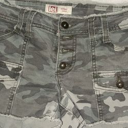 Authentic l.e.i. Camo Y2K Aesthetic Shorts