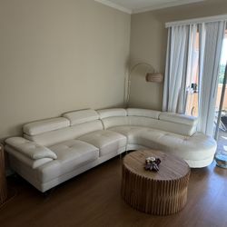 White Curved Sectional Leather Sofa – Excellent Condition  / White 