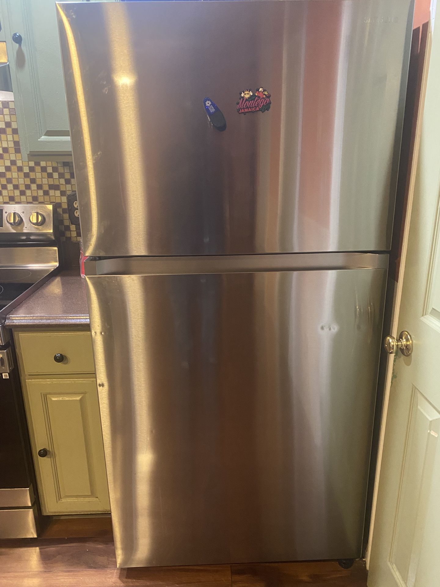 Samsung Refrigerator And Stove