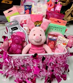 Piglet Gift Basket with Strawberry Accessories