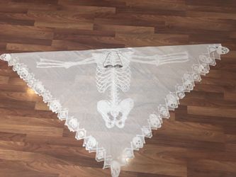 Halloween skeleton shawl with choker