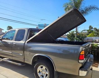 2004 tundra grey snugtop