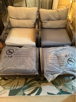 5-Piece Wicker Patio Set – 2 Chairs, 2 Ottomans, Glass Side Table