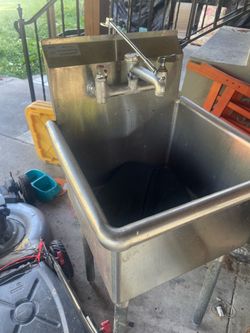 Mop sink