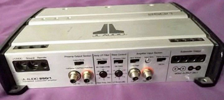 JL Audio 250.1 Mono block Audio Amplifier