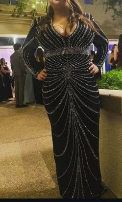 PRICE DROP! Gown Gorgeous and shapely, worn once 