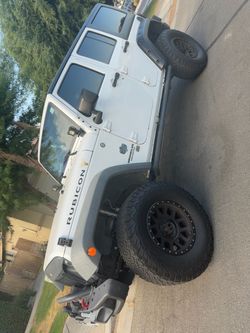 2017 Jeep Wrangler Rubicon White