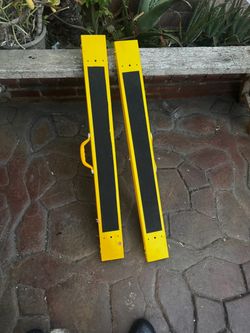 Vulcan YH-SH017Click To Copy Folding Sawhorse, 1200 lb, 38-1/4 in W, 39.4 in H, 25-1/2 in D, Steel, Yellow