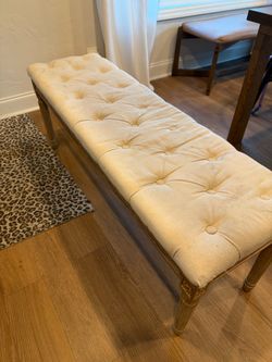Tufted upholstered bench