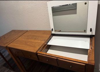 Ethan Allen Vintage Vanity Desk with Flip-Top Mirror