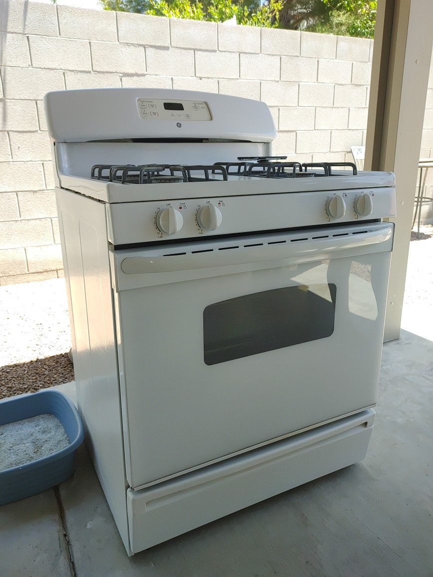 General Electric (GE) gas stove (No Delivery)