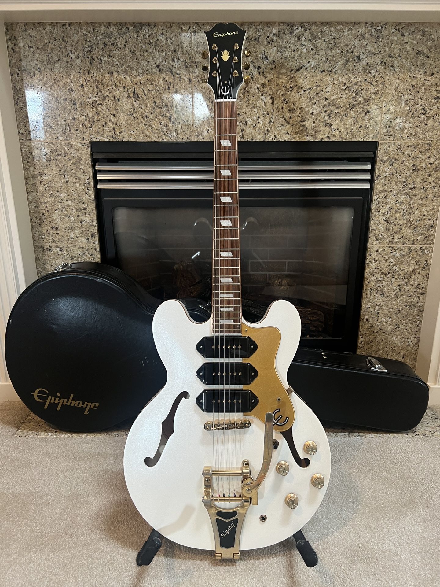 Epiphone Riviera Custom P93 Semi-Hollow - White - $450 (Seattle)
