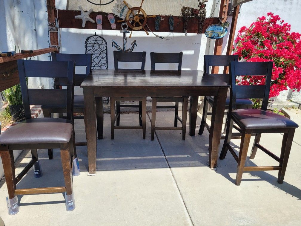 Furniture Expandable Table + 6 Chairs