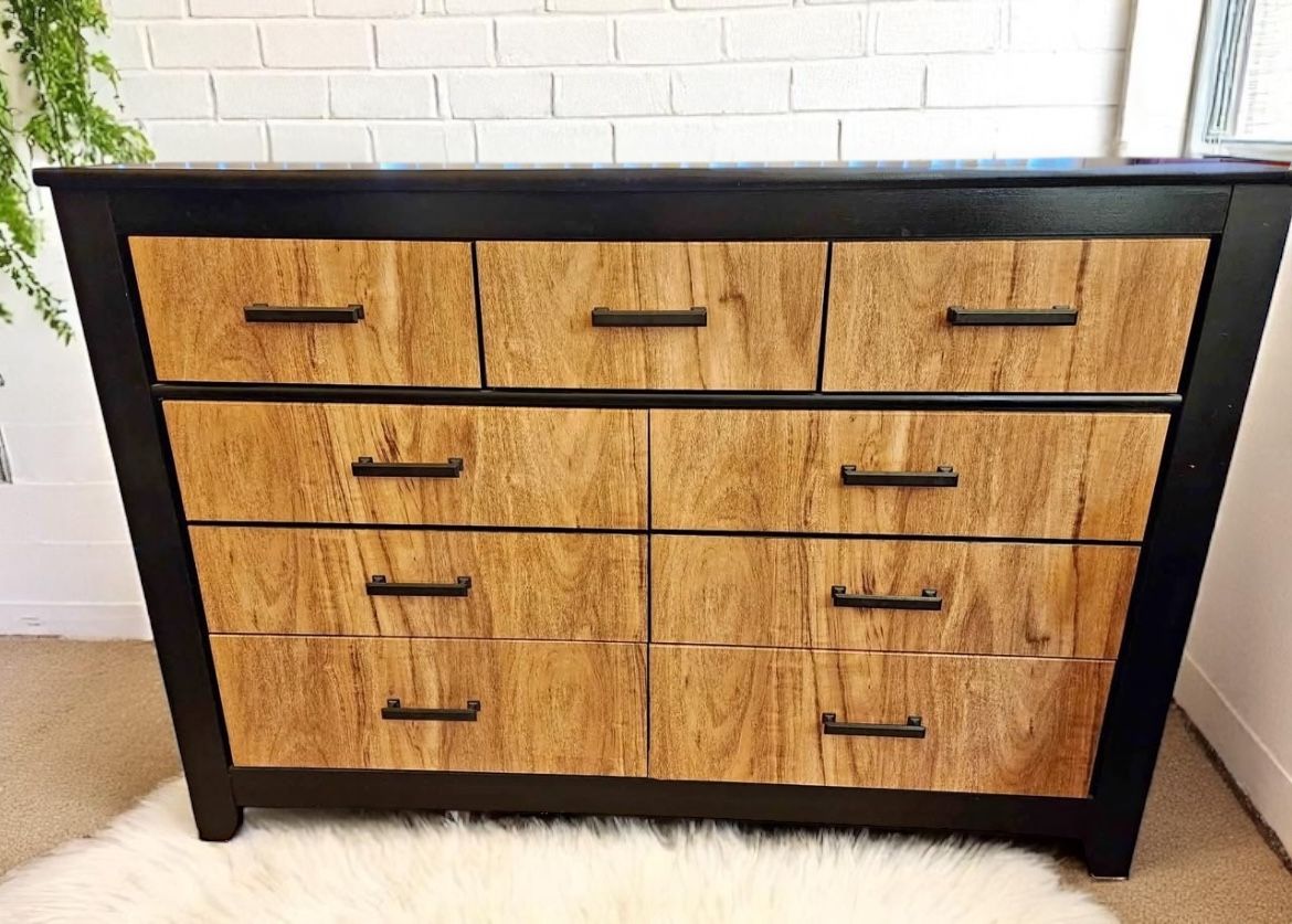 9-Drawer Modern Dresser