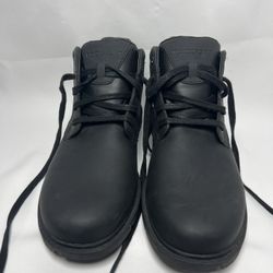 Men's Storm Surge Plain Toe Water & Slip-Resistant Boots Size 9.5