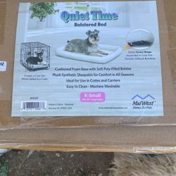 QUIET TIME  BOLSTERED BED FOR PETS 