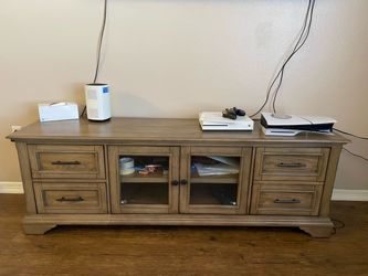 Entertainment center
