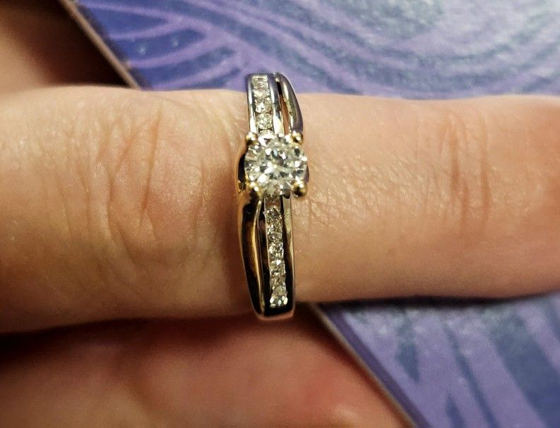 14 Kt Two Tone Diamond Ladies Ring Appraisal Report Included