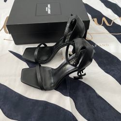 Laurent Opyum Black Patent Leather Pumps