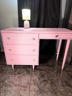 Desk, Pretty in Pink