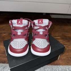 Jordan 1 Mid