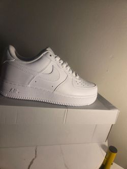 Air force 1'07 size 7 color white
