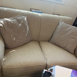 Houndstooth Loveseat