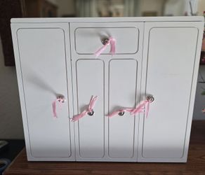 Doll Wardrobe 