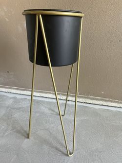 Modern Plant Stand