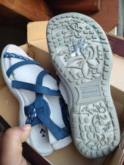 NEW SKECHERS REGGAE SLIM VACAY SANDALS