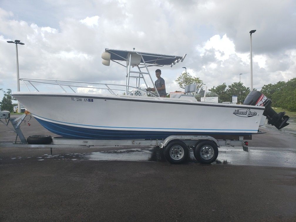 24ft Center Console Boat with Evinrude 250hp Motor!