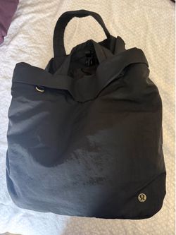 Lululemon on my level tote (black)
